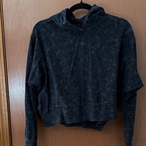 Athletes cropped Black Camouflage Hoodie